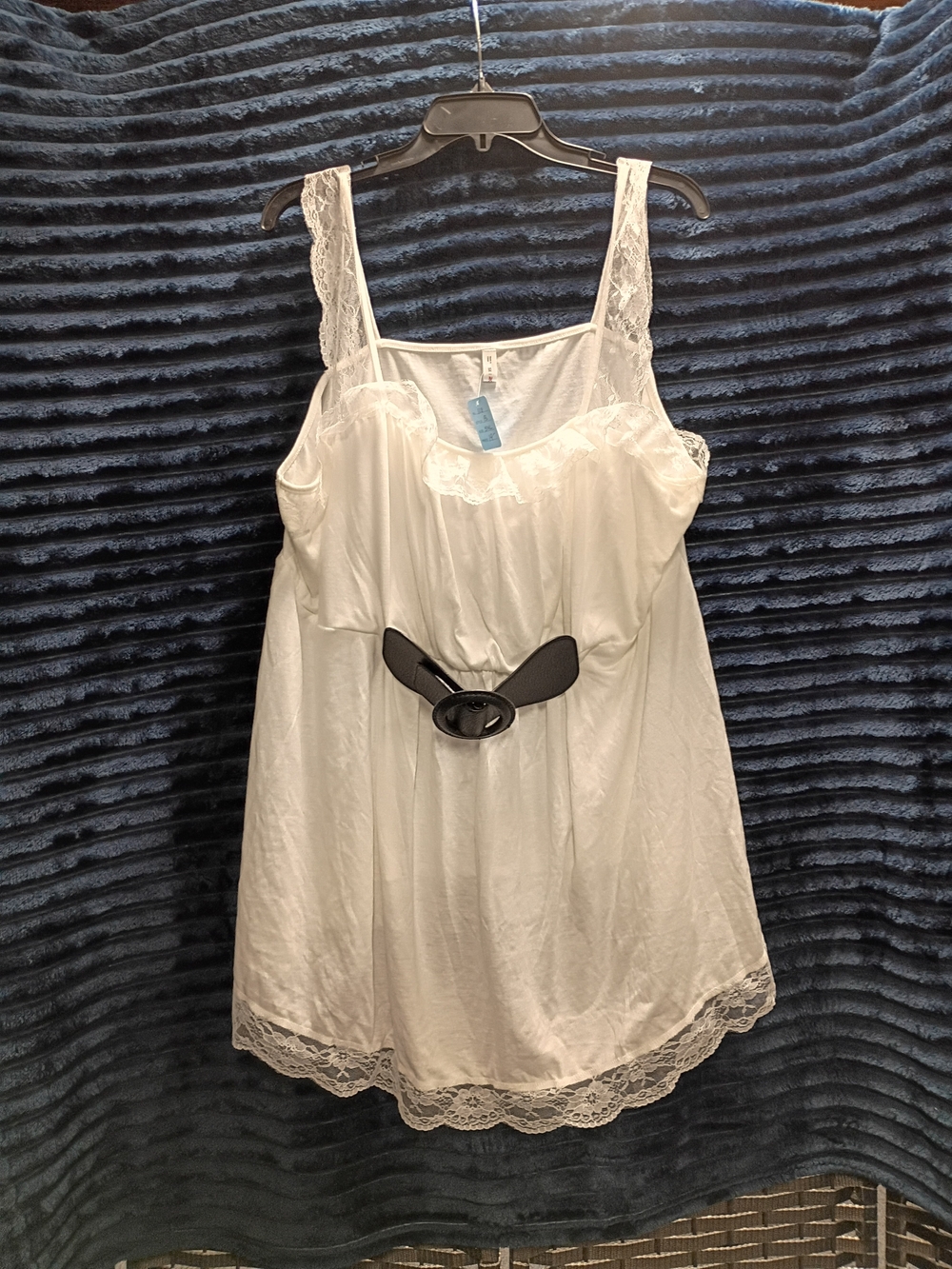 Rosegal White Lace-Trim Camisole with Decorative Waist Belt